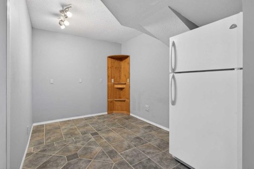 32 Fallingworth Court Ne, Calgary, AB - Indoor
