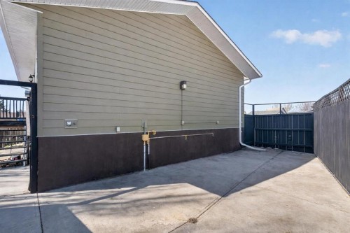 32 Fallingworth Court Ne, Calgary, AB - Outdoor With Exterior