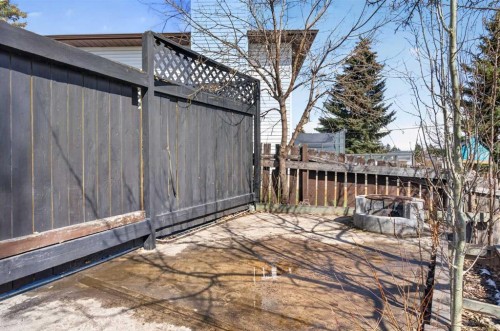 32 Fallingworth Court Ne, Calgary, AB - Outdoor