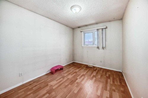 243 Erin Meadow Close, Calgary, AB - Indoor Photo Showing Other Room