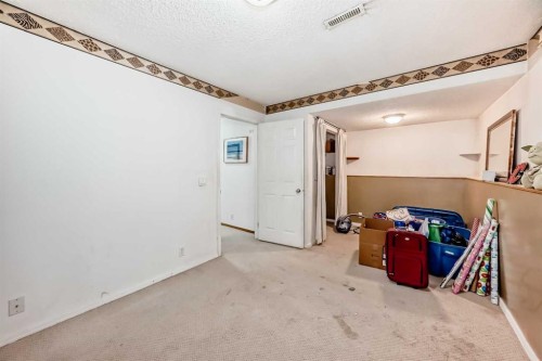 243 Erin Meadow Close, Calgary, AB - Indoor Photo Showing Other Room