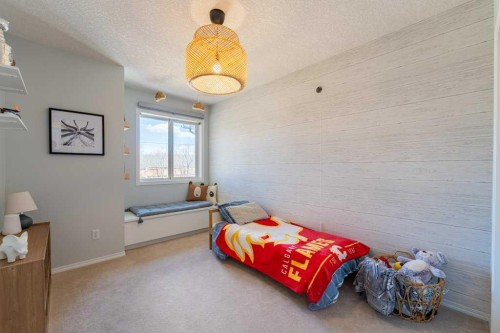 322 Rockyspring Circle Nw, Calgary, AB - Indoor Photo Showing Bedroom