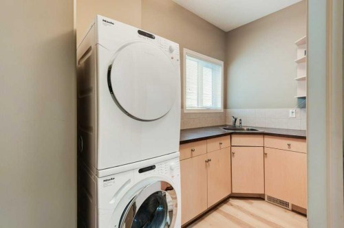 427 Copperfield Boulevard Se, Calgary, AB - Indoor Photo Showing Laundry Room