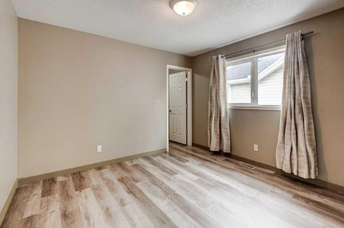 427 Copperfield Boulevard Se, Calgary, AB - Indoor Photo Showing Other Room