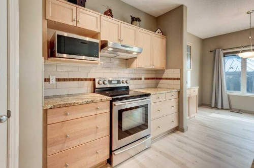 427 Copperfield Boulevard Se, Calgary, AB - Indoor Photo Showing Kitchen