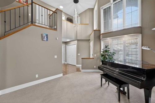 111 Valley Ponds Crescent Nw, Calgary, AB - Indoor Photo Showing Other Room