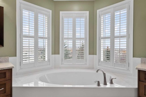 111 Valley Ponds Crescent Nw, Calgary, AB - Indoor Photo Showing Bathroom