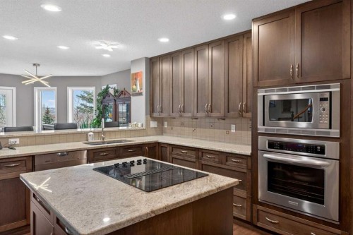 111 Valley Ponds Crescent Nw, Calgary, AB - Indoor Photo Showing Kitchen