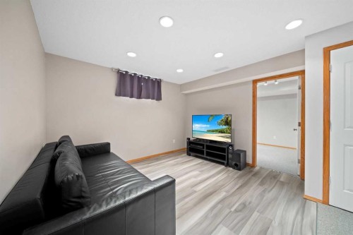 90 Riverview Circle Se, Calgary, AB - Indoor