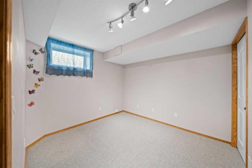90 Riverview Circle Se, Calgary, AB - Indoor Photo Showing Other Room