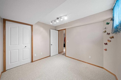 90 Riverview Circle Se, Calgary, AB - Indoor Photo Showing Other Room
