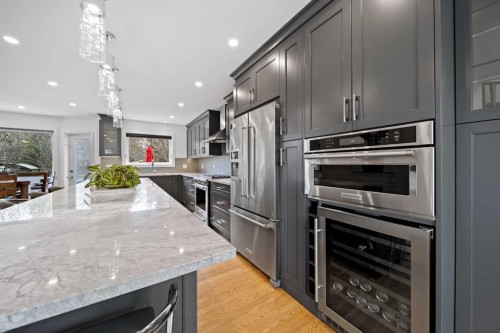 90 Riverview Circle Se, Calgary, AB - Indoor Photo Showing Kitchen With Upgraded Kitchen