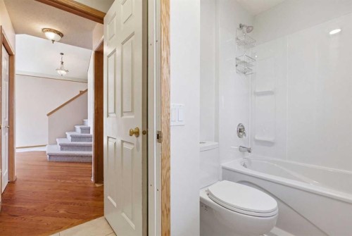 105 Crystalridge Drive, Okotoks, AB - Indoor Photo Showing Bathroom