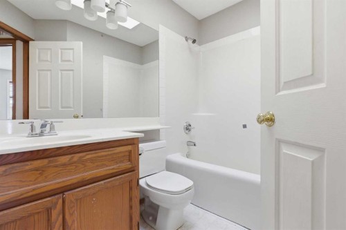 105 Crystalridge Drive, Okotoks, AB - Indoor Photo Showing Bathroom