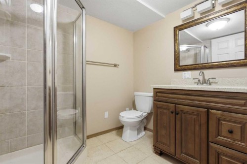 105 Crystalridge Drive, Okotoks, AB - Indoor Photo Showing Bathroom