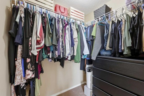 1198 Kingston Crescent Se, Airdrie, AB - Indoor With Storage