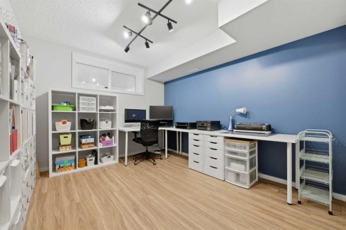 1198 Kingston Crescent Se, Airdrie, AB - Indoor Photo Showing Office