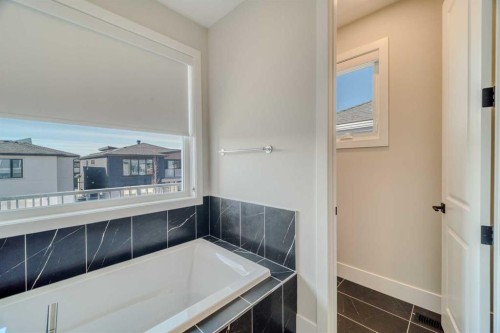111 Aspen Summit Boulevard Sw, Calgary, AB - Indoor Photo Showing Bathroom