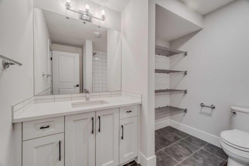 111 Aspen Summit Boulevard Sw, Calgary, AB - Indoor Photo Showing Bathroom