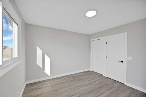 4351 38 Street Ne, Calgary, AB - Indoor Photo Showing Other Room