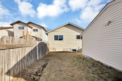 4351 38 Street Ne, Calgary, AB - Outdoor With Exterior
