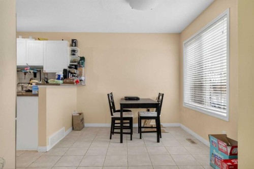 34 Simcoe Place Sw, Calgary, AB - Indoor Photo Showing Other Room