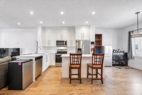 310-669 Savanna Boulevard Ne, Calgary, AB - Indoor Photo Showing Kitchen With Upgraded Kitchen