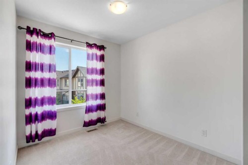 958 Sherwood Boulevard Nw, Calgary, AB - Indoor Photo Showing Other Room