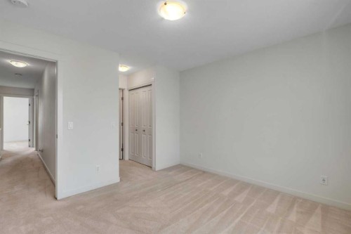 958 Sherwood Boulevard Nw, Calgary, AB - Indoor Photo Showing Other Room