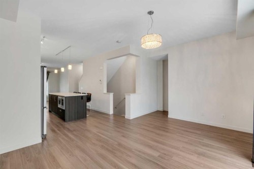 958 Sherwood Boulevard Nw, Calgary, AB - Indoor Photo Showing Other Room