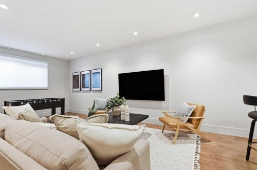 725 Serenity Bend, Heritage Pointe, AB - Indoor Photo Showing Living Room