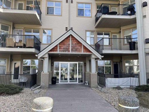 221-100 Lakeway Boulevard  Sylvan Lake, AB T4S 0A4