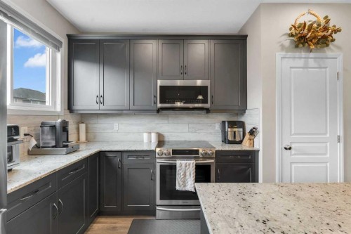 92 Legacy Glen Street Se, Calgary, AB - Indoor Photo Showing Kitchen With Upgraded Kitchen
