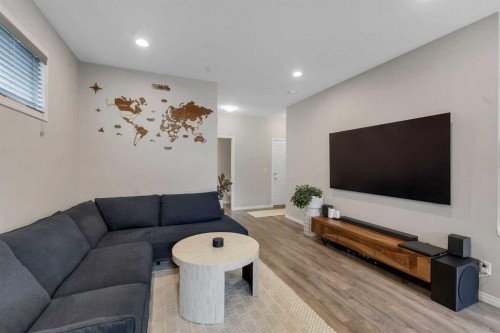 92 Legacy Glen Street Se, Calgary, AB - Indoor Photo Showing Living Room
