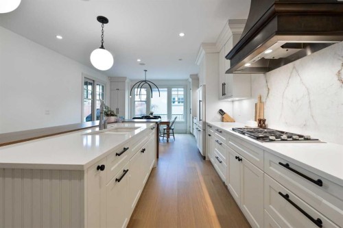 1903 48 Avenue Sw, Calgary, AB - Indoor Photo Showing Kitchen With Upgraded Kitchen