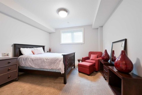 1903 48 Avenue Sw, Calgary, AB - Indoor Photo Showing Bedroom