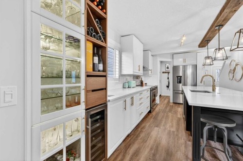 60 Inverness Drive Se, Calgary, AB - Indoor Photo Showing Kitchen With Upgraded Kitchen