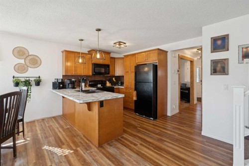 144 Canals Circle Sw, Airdrie, AB - Indoor Photo Showing Kitchen