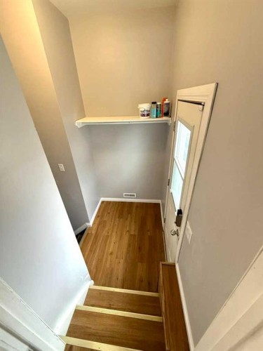 716 Bankview Drive, Drumheller, AB - Indoor Photo Showing Other Room