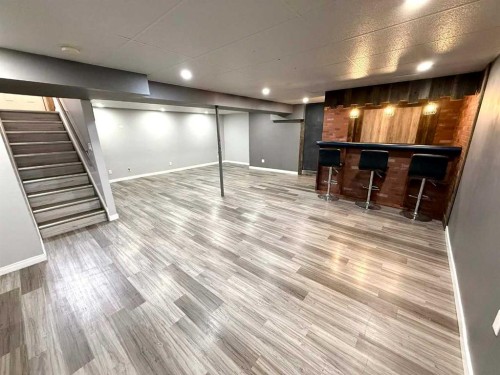 716 Bankview Drive, Drumheller, AB - Indoor Photo Showing Other Room