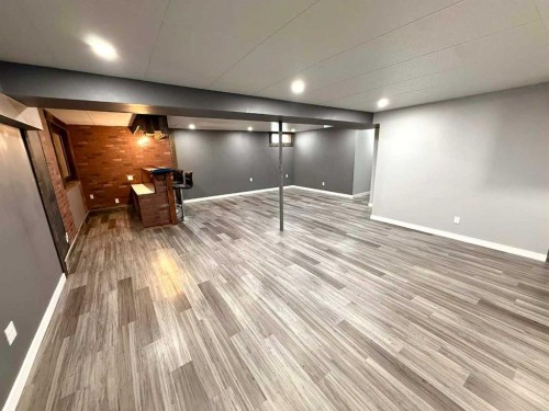 716 Bankview Drive, Drumheller, AB - Indoor