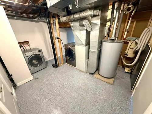 716 Bankview Drive, Drumheller, AB - Indoor Photo Showing Basement