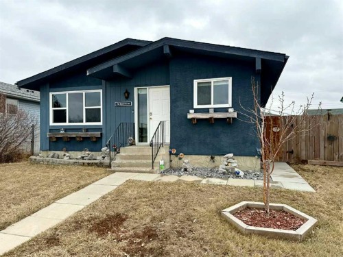 716 Bankview Drive  Drumheller, AB T0J 0Y5