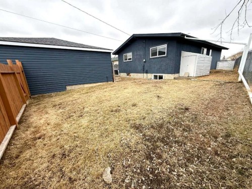 716 Bankview Drive, Drumheller, AB - Outdoor With Exterior