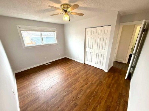 716 Bankview Drive, Drumheller, AB - Indoor Photo Showing Other Room