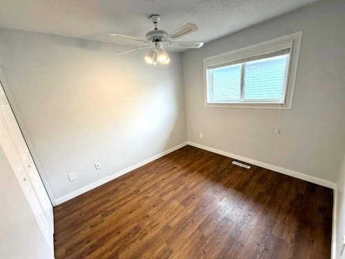716 Bankview Drive, Drumheller, AB - Indoor Photo Showing Other Room
