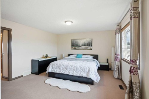 6 Springborough Green Sw, Calgary, AB - Indoor Photo Showing Bedroom