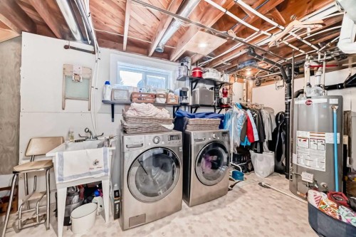 3304 46 Street Sw, Calgary, AB - Indoor Photo Showing Laundry Room