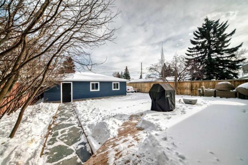 3304 46 Street Sw, Calgary, AB - Outdoor