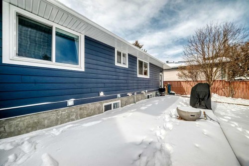 3304 46 Street Sw, Calgary, AB - Outdoor